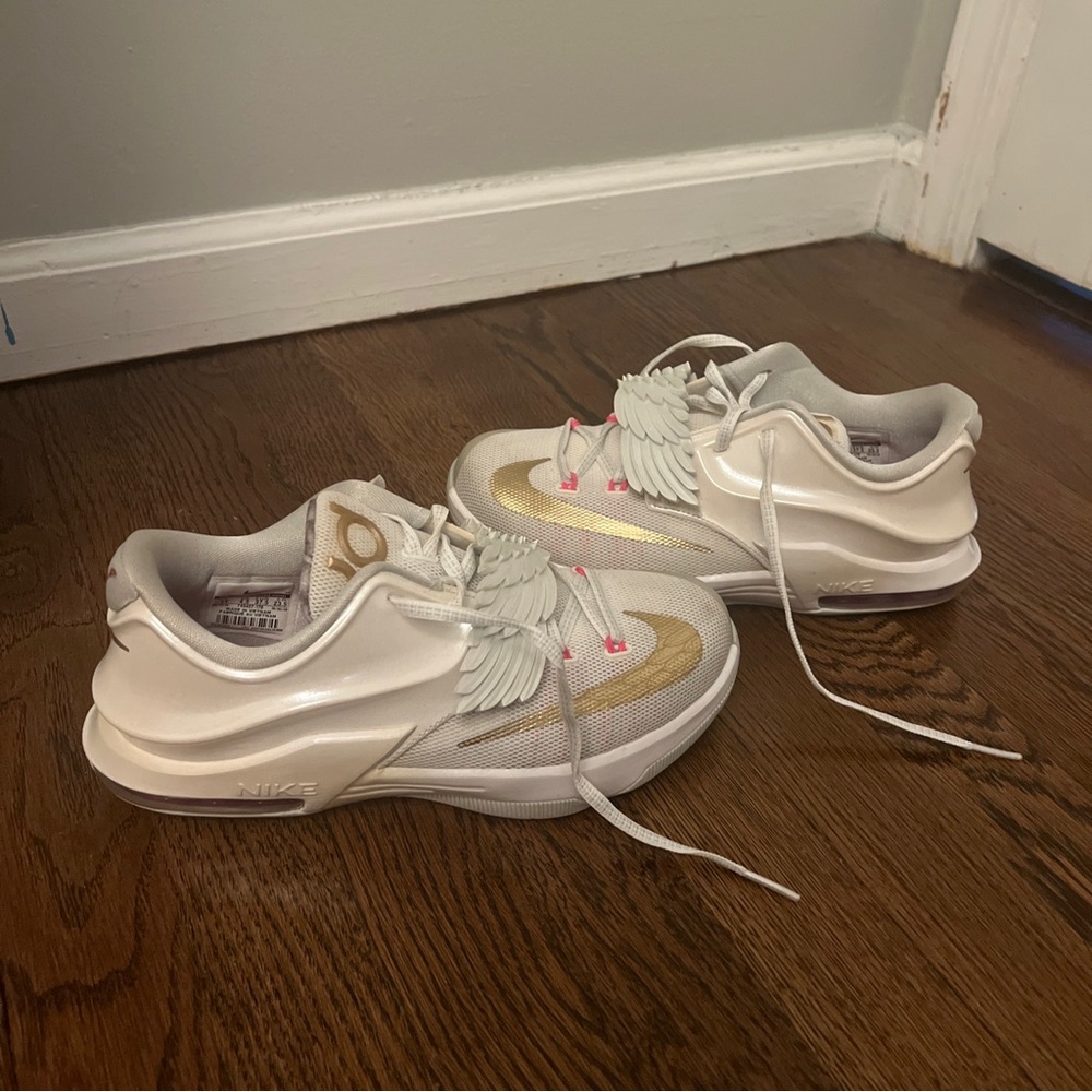 Aunt Pearl KD 7’s GS Size 5.5. Worn once. Perfect condition